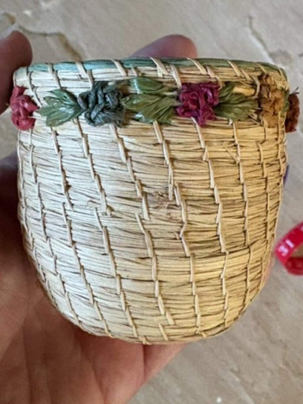 Charming Vintage 1950s or 60s Handmade Bermuda Souvenir Wee Basket Floral Motif